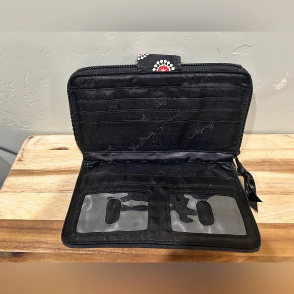 VERA BRADLEY “FLOWER SHOWER” PATTERNED WALLET. RFID. GENTLY USED. GOOD CONDITION - Picture 5 of 10